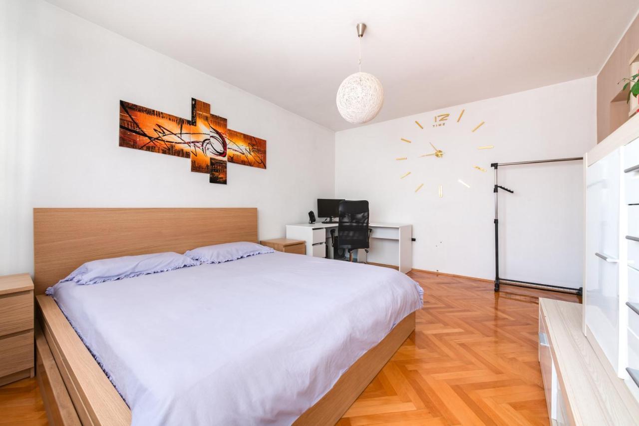 Apartment Niksa Pula Bagian luar foto