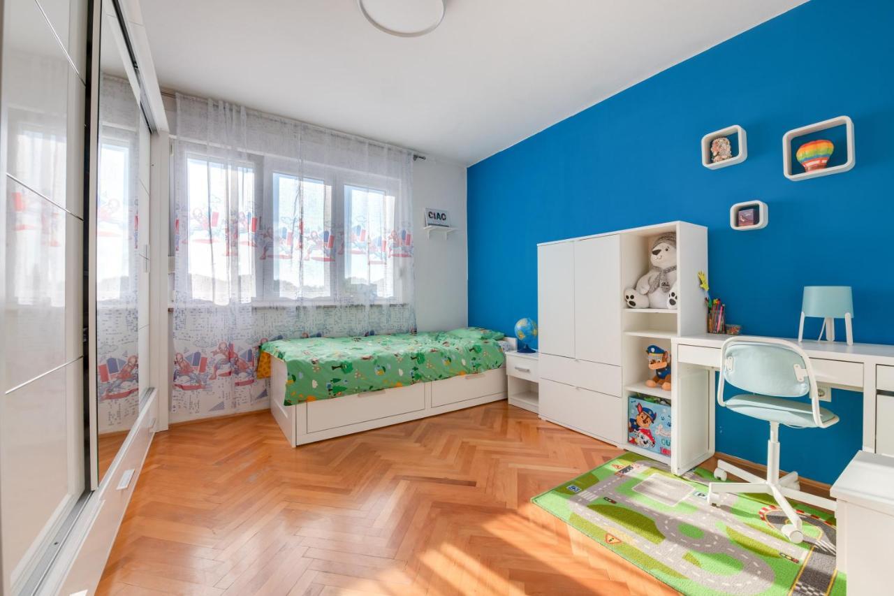 Apartment Niksa Pula Bagian luar foto