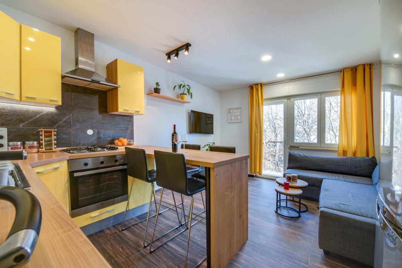 Apartment Niksa Pula Bagian luar foto